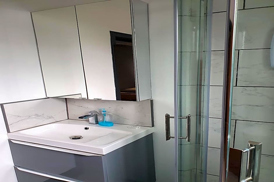 Devine Beach Hotel, Westcliff Southend-On-Sea