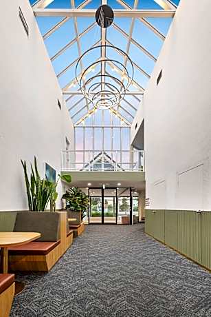 Ciloms Airport Lodge
