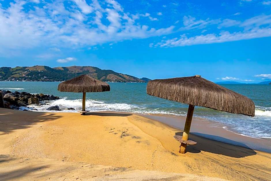 Casa com praia particular em Mangaratiba - Mangaratiba