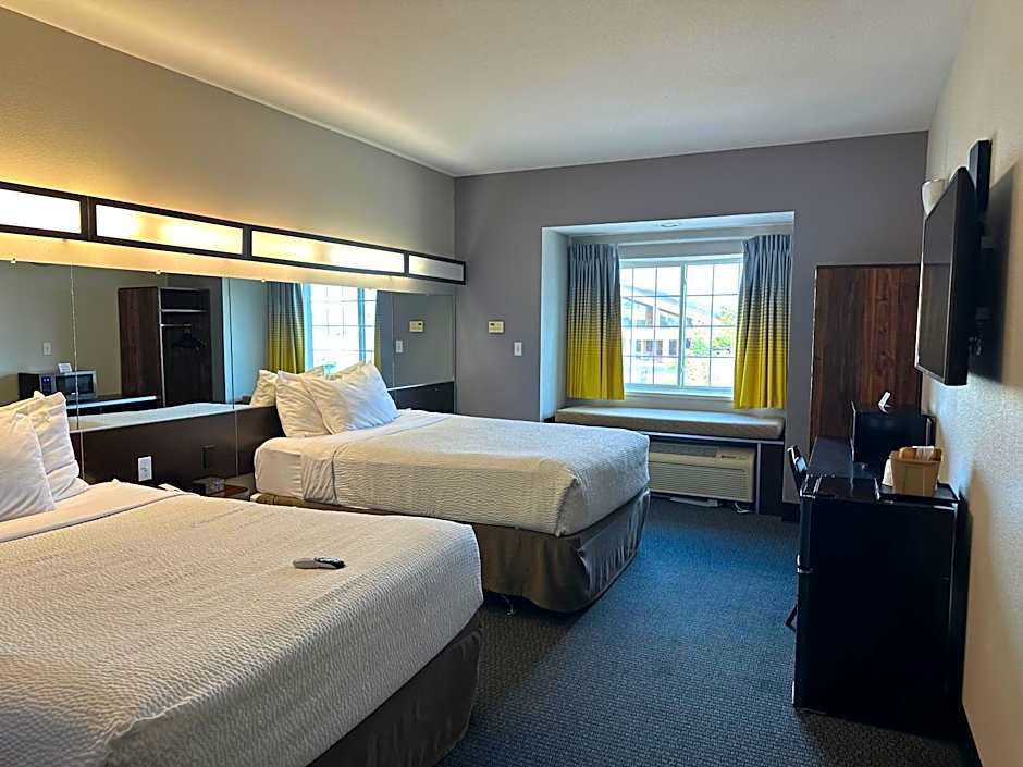 Microtel Inn & Suites by Wyndham Quincy Downtown/River Area