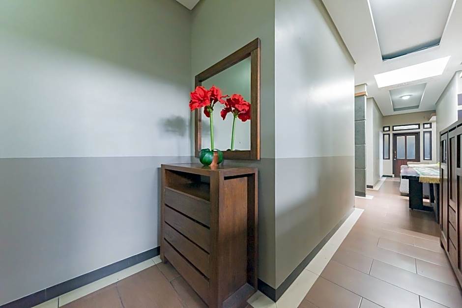 RedDoorz Syariah near Politeknik Negeri Bandung Campus