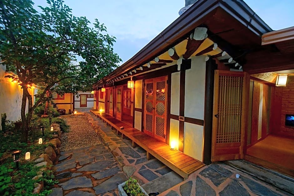 Jeonju Hongsi Hanok Guesthouse