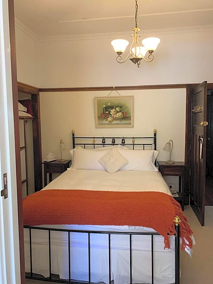 Rosebridge House Bed & Breakfast