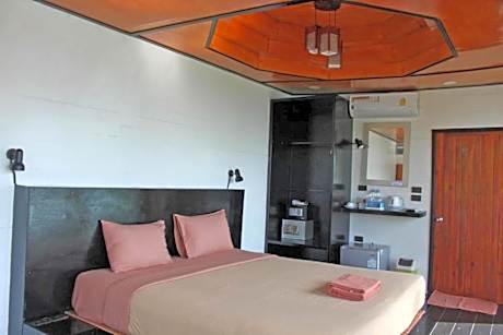 Sweet Seafront Deluxe Bungalow