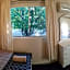 Amber Court Motor Inn