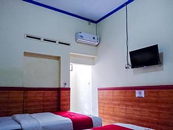 RedDoorz Syariah @ Griya Soeratin Pacitan