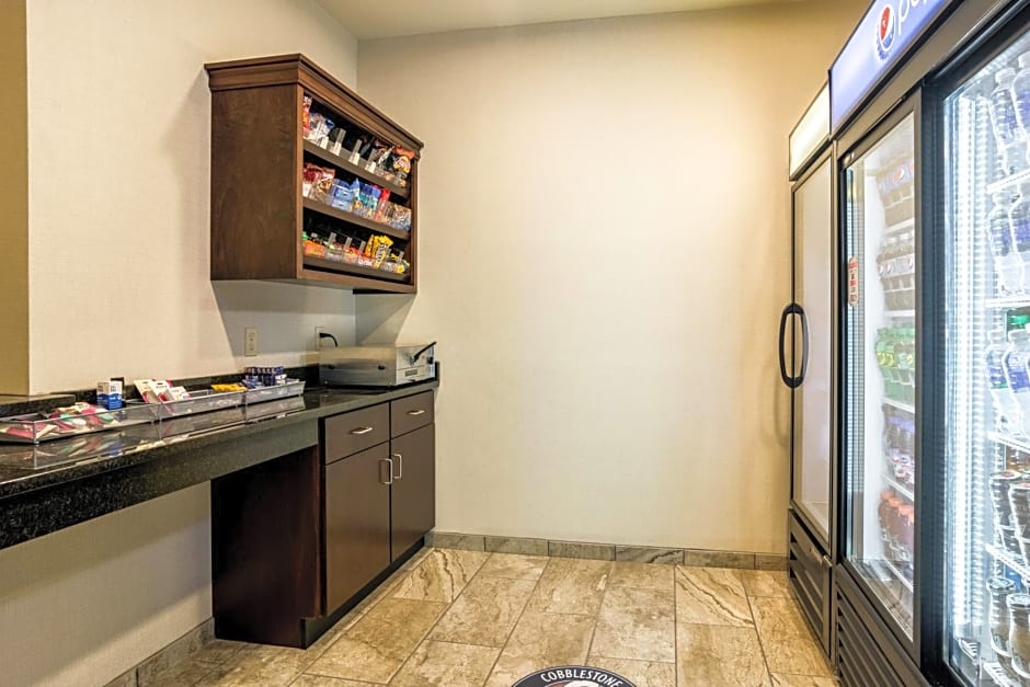 Cobblestone Hotel & Suites - Erie