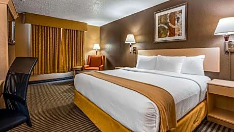 King Room with Pool Access