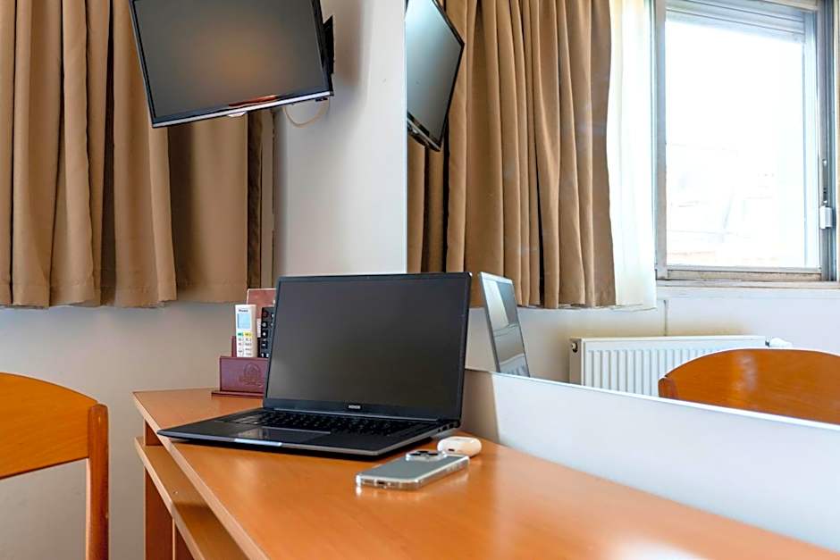 Hotel Ours Blanc - Place Victor Hugo