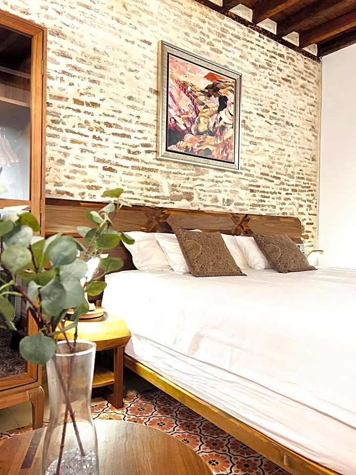 Anahita Boutique Hotel