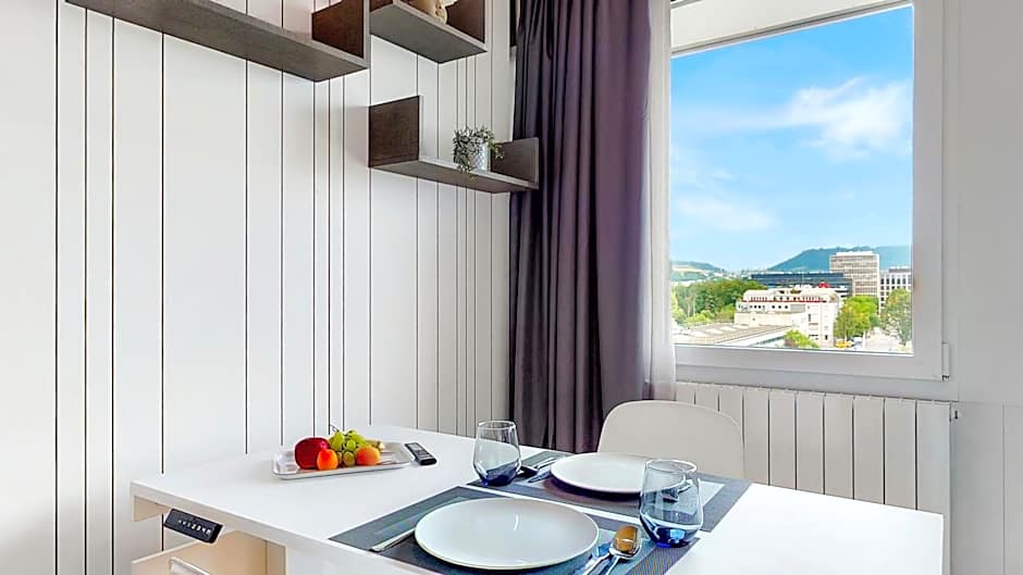 Evi's Home Hotel & Apartments