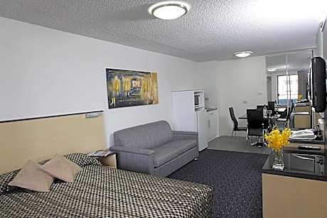 FAMILY SUITE NRF