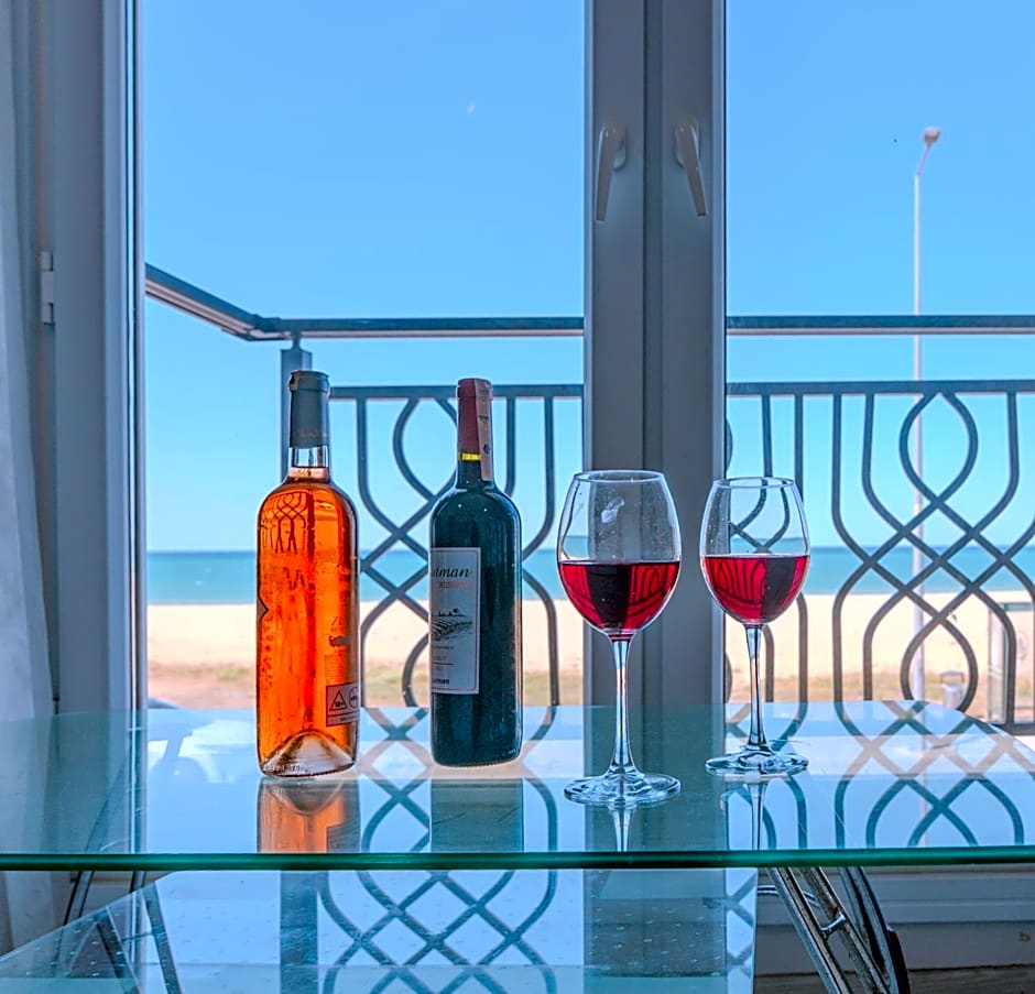 Niko Airport Black Sae Hotel