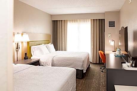 2 Queens Microwv/Fridge/Wet Bar Suite