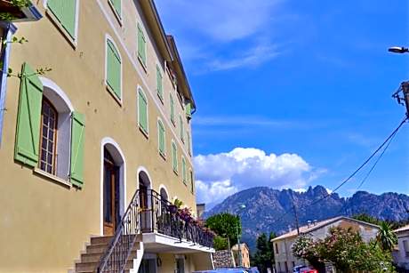 Auberge - Hotel U Paradisu