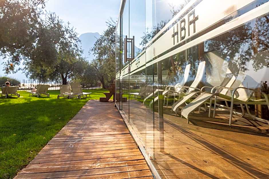 Hotel Baia Azzurra - Lake Front