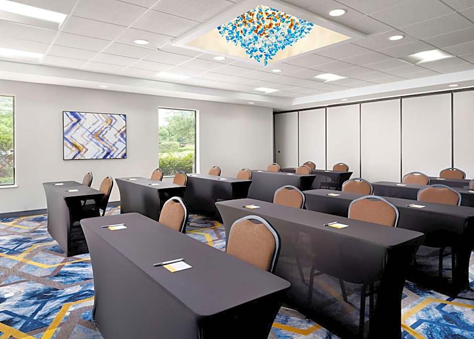 Hampton Inn By Hilton & Suites Dallas-Dfw Airport W-Sh183 Hurst