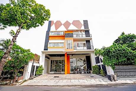 Pratisarawirya Guesthouse by ecommerceloka