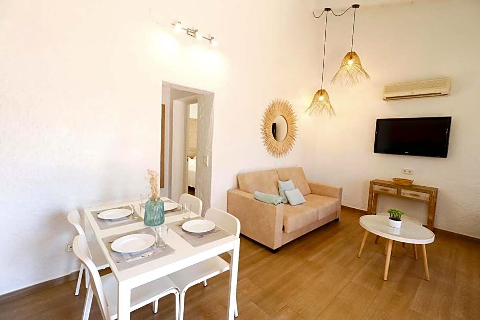 Naika Studios & Apartments