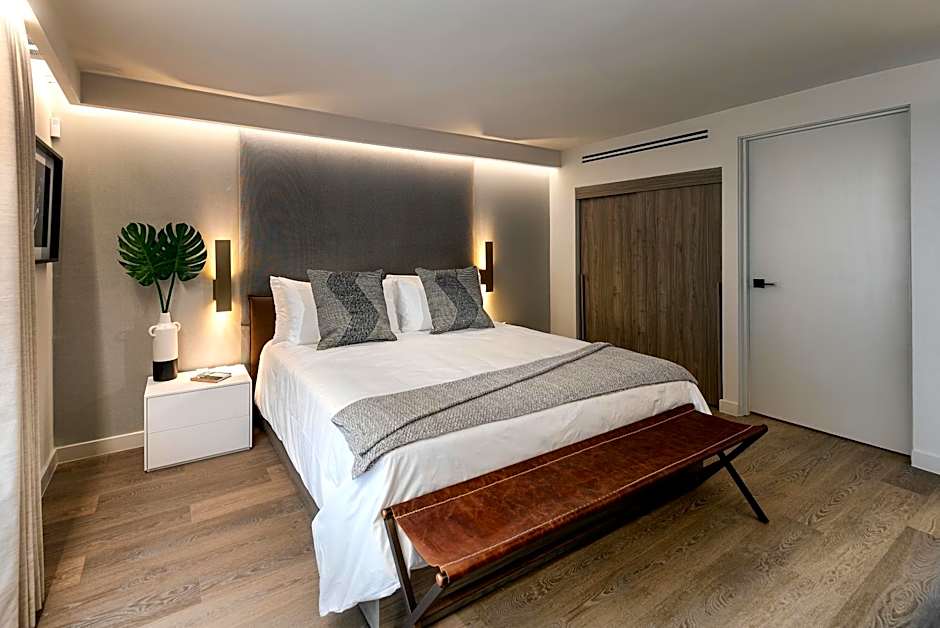 La Jolla Cove Suites