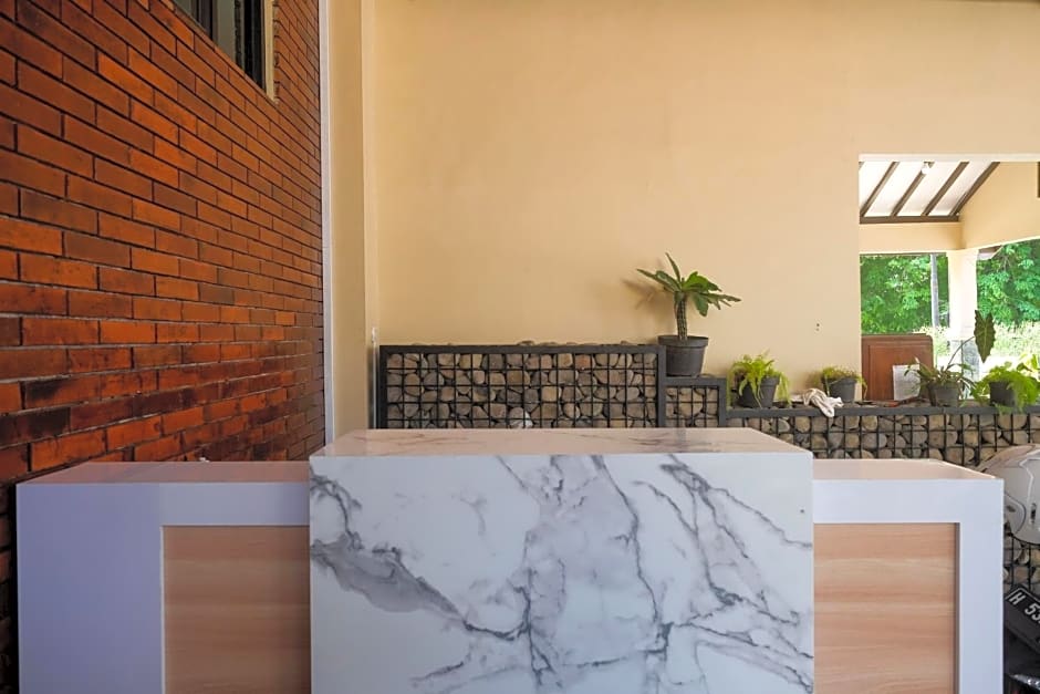 RedDoorz Syariah at Tasneem Puspowarno Semarang