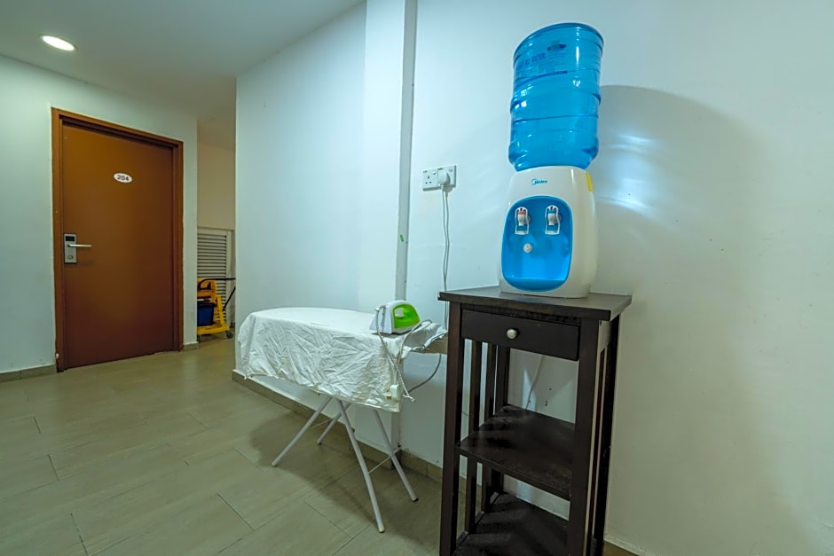 Mary J Hotel Family 10 pax room