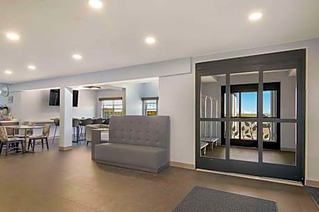 Spark by Hilton Clarion