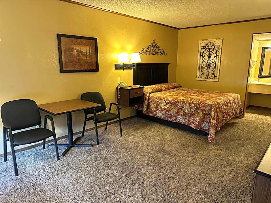 Photo 1 of 4 of 1 Queen Bed