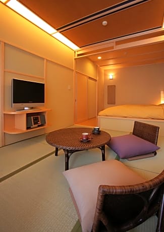 Standard Room with Tatami Area and Open-Air Bath
