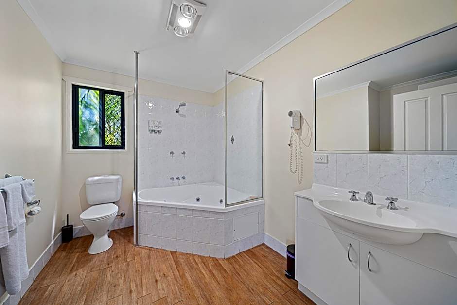 Emerald Motel Apartments