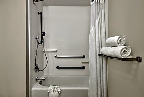 Queen Room with Two Queen Beds - Hearing Accessible/Non-Smoking