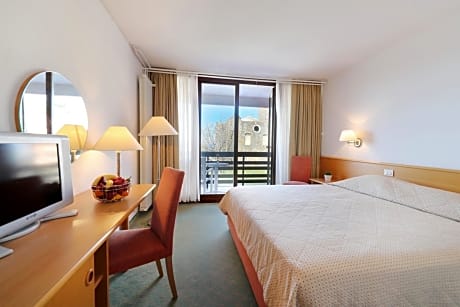 Standard Double or Twin Room with Extra Bed and Balcony (2 Adults + 1 Child)