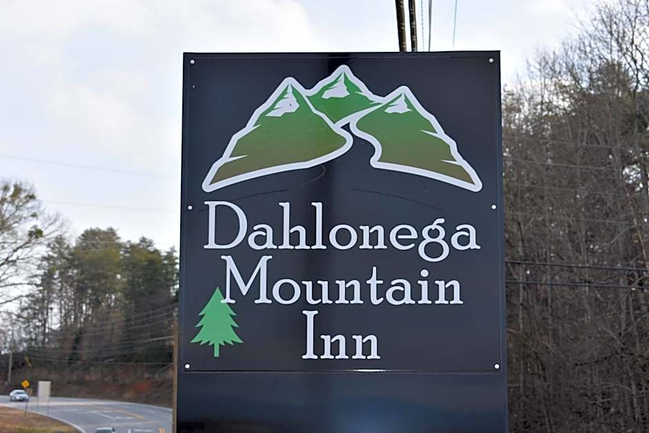 Dahlonega Mountain Inn