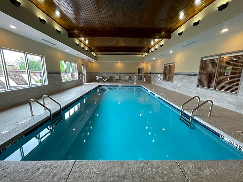 Holiday Inn Express and Suites Ft. Smith Airport By IHG