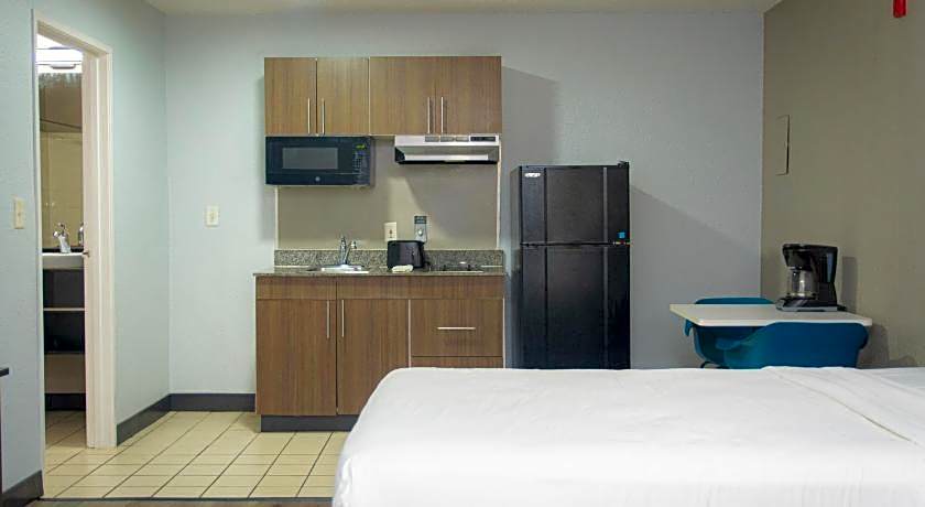 Studio 6 Extended Stay - West Palm Beach, FL