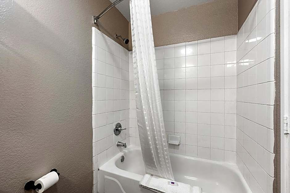 Studio 6-Roswell, GA - Atlanta