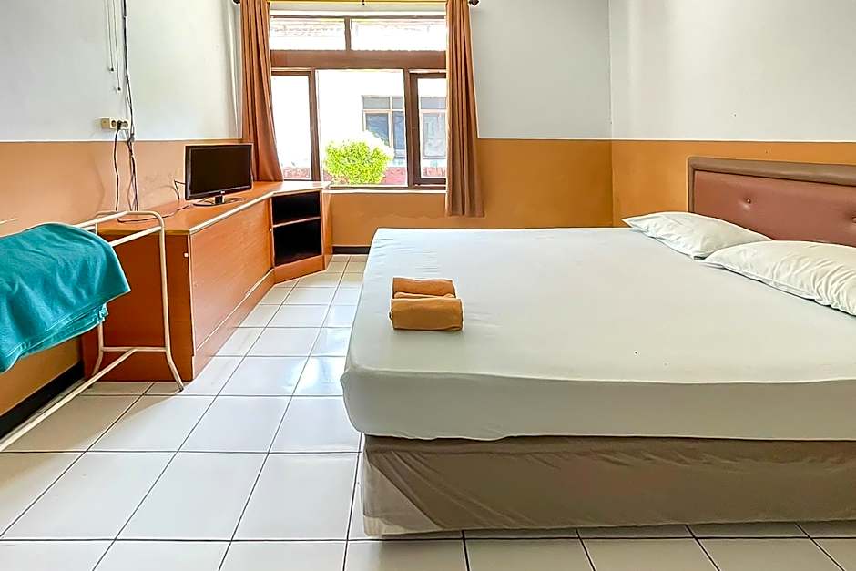 Hotel Shanty Mitra RedDoorz