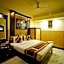 Hotel Moti Palace & Restaurant