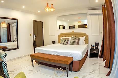 AMJ HOTEL