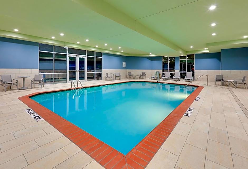 Holiday Inn Express & Suites Dallas NW HWY - Love Field By IHG