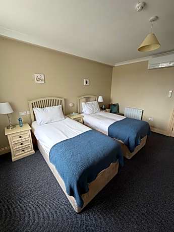 Twin Room with Private Bathroom