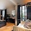 Charming House DD724