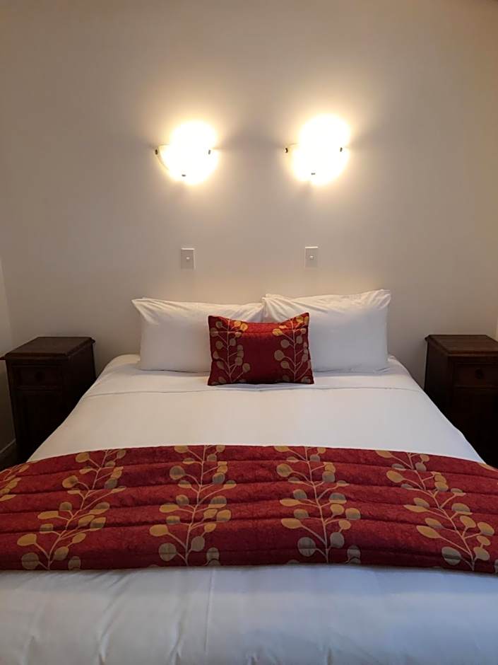 Photo 1 of 13 of 2 Bedroom Multiple Beds Apartment