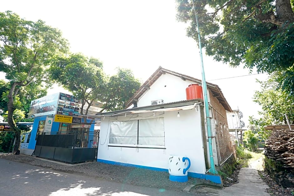 SPOT ON 92476 Sobat Ijen Traveller Homestay