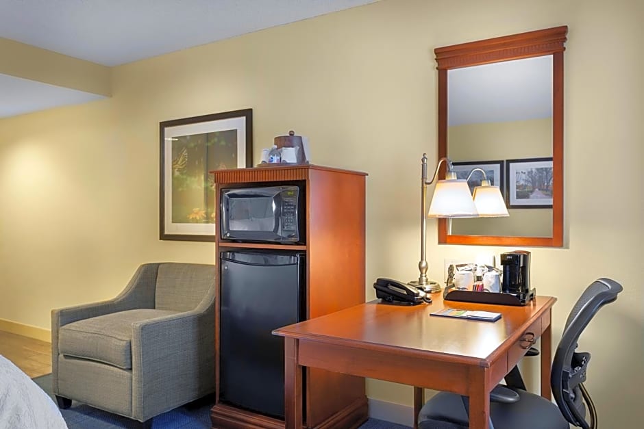 Hampton Inn Belmont at Montcross