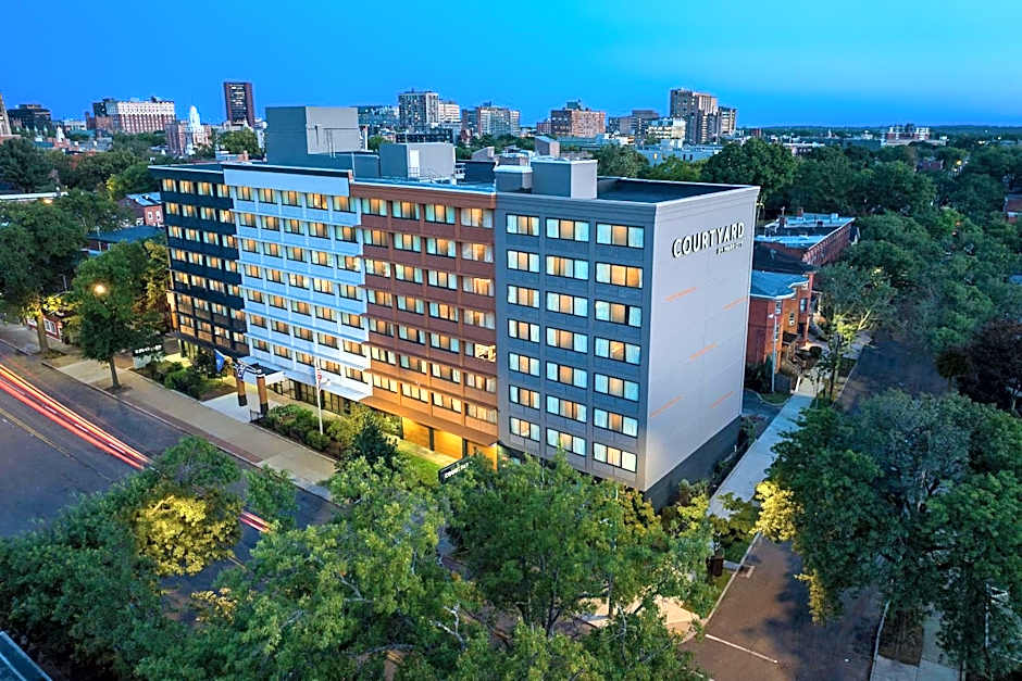 Courtyard by Marriott New Haven at Yale