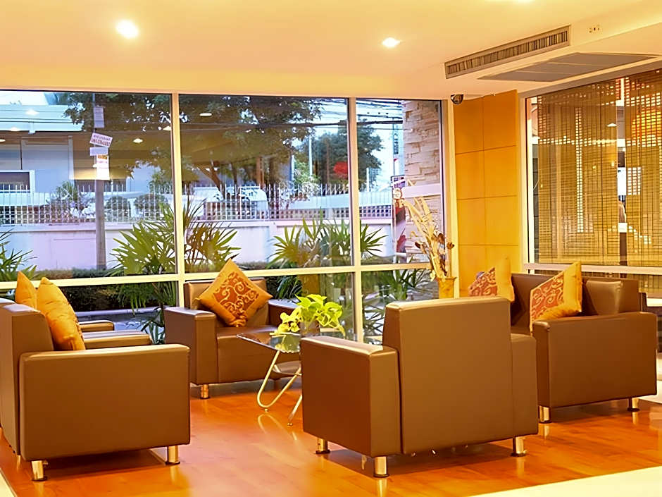 Sena House Paholyothin 30