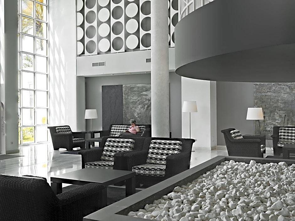 Protur Vista Badía Aparthotel