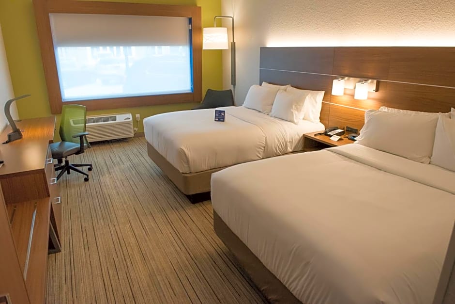 Holiday Inn Express and Suites Dayton Southwest