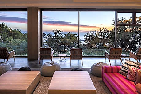 SHIRETOKO YUHI NO ATARUIE ONSEN HOSTEL